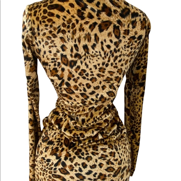 Beautiful velvet bodycon midi dress. Leopard print - Picture 3 of 3